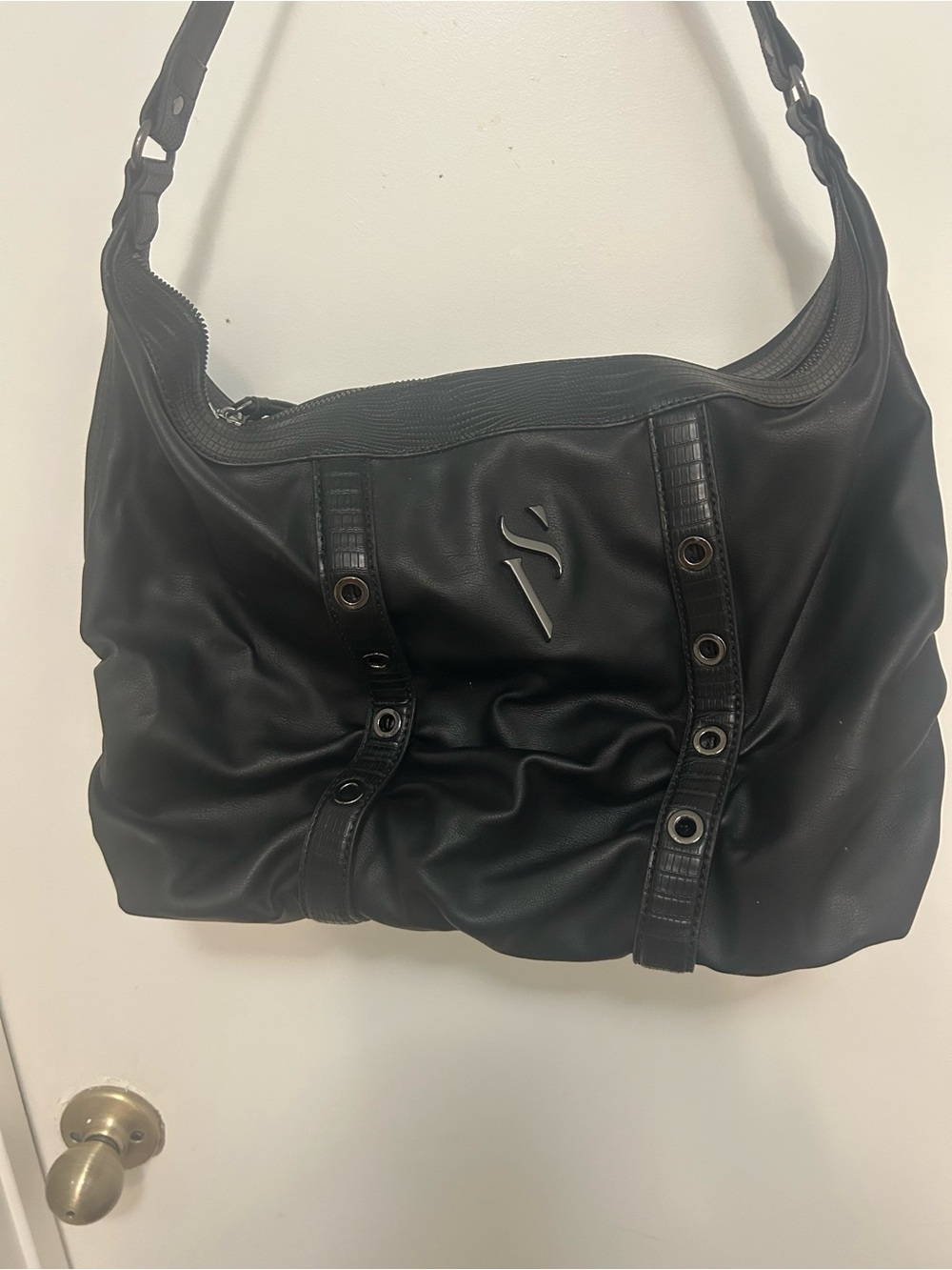 Simply Vera Vera Wang Black Interior Leather Crossbody